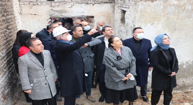 Diyarbakır surlarının çevresindeki kaçak yapılar yıkılıyor