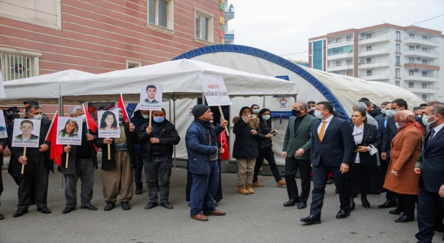 AK Parti Genel Başkan Yardımcısı Hamza Dağ, Diyarbakır annelerini ziyaret etti