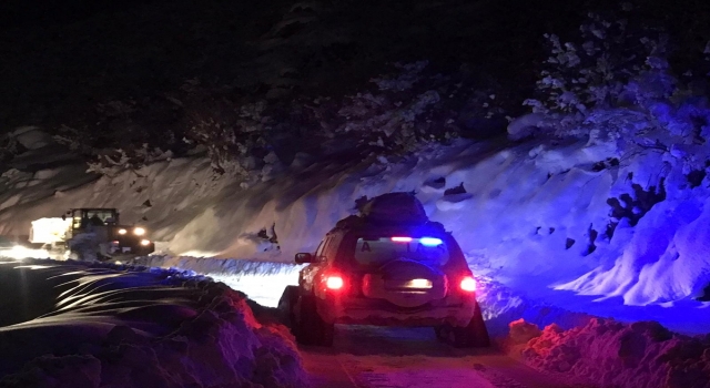 Şırnak ve Batman’da yolu kapanan köylerdeki hastalar için ekipler seferber oldu 