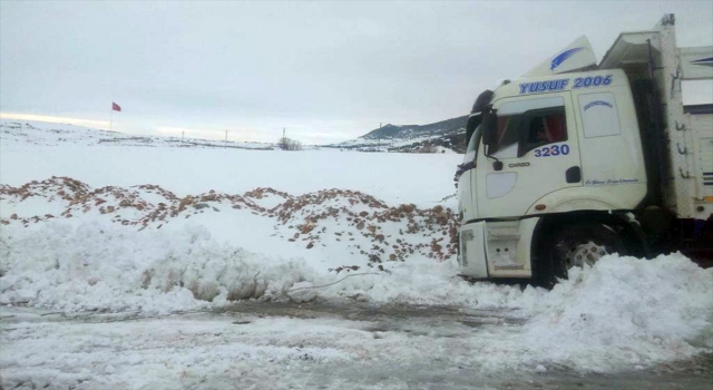 Adıyaman’da kar nedeniyle 605 yerleşim birimine ulaşım sağlanamıyor