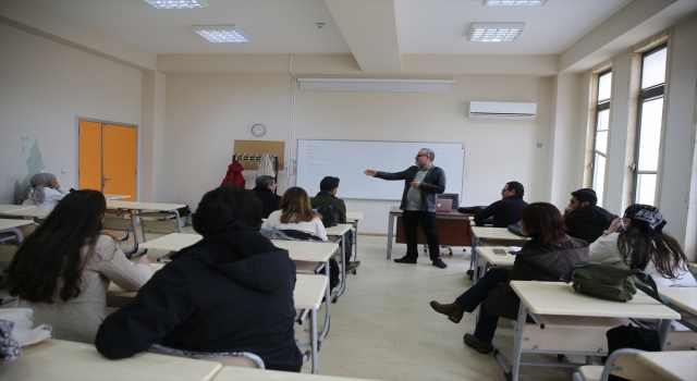 Mardin ve Diyarbakır’da üniversitelerden Kürtçeye akademik destek