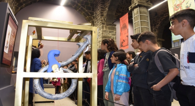 Diyarbakırlı öğrenciler ”Cezeri’nin Olağanüstü Makineleri Sergisi”ni gezdi