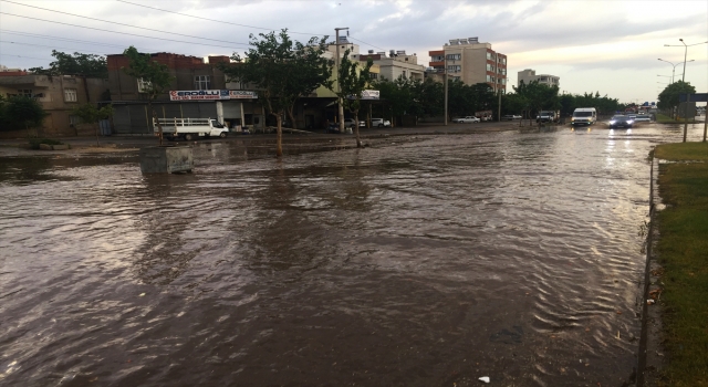 Şanlıurfa’da sağanak hayatı olumsuz etkiledi