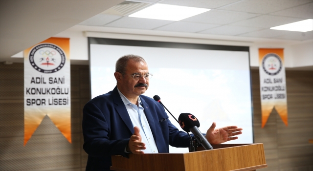 Adil Sani Konukoğlu Spor Lisesinin başarı öğrencileri ödüllendirildi