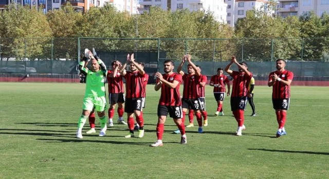 Karaköprü Belediyespor Karşıyakaspor’u 4 Golle Devirdi