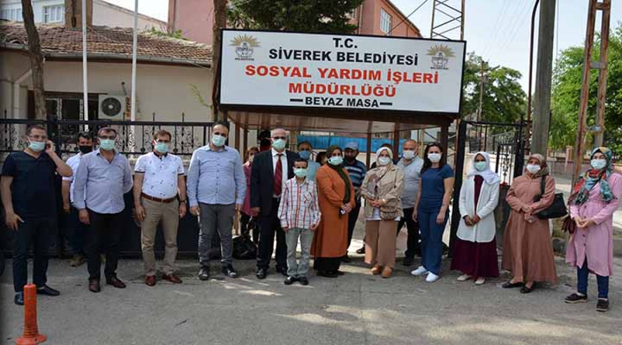 ihtiyaç sahiplerine gıda paketi