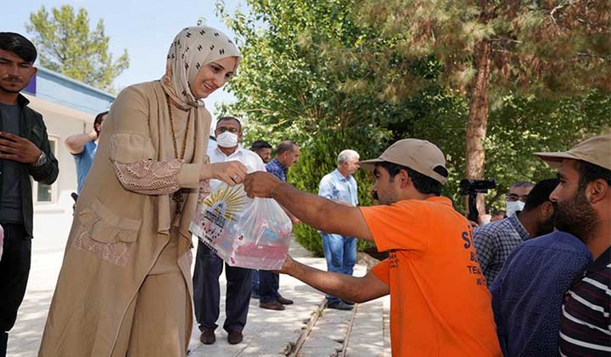 Başkan Ayşe Çakmak belediye personeliyle bayramlaştı