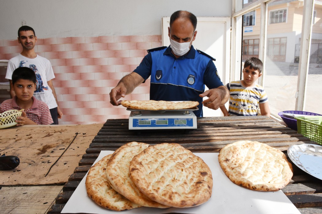 Hilvan'dan Zabıta ekipleri fırınları denetledi