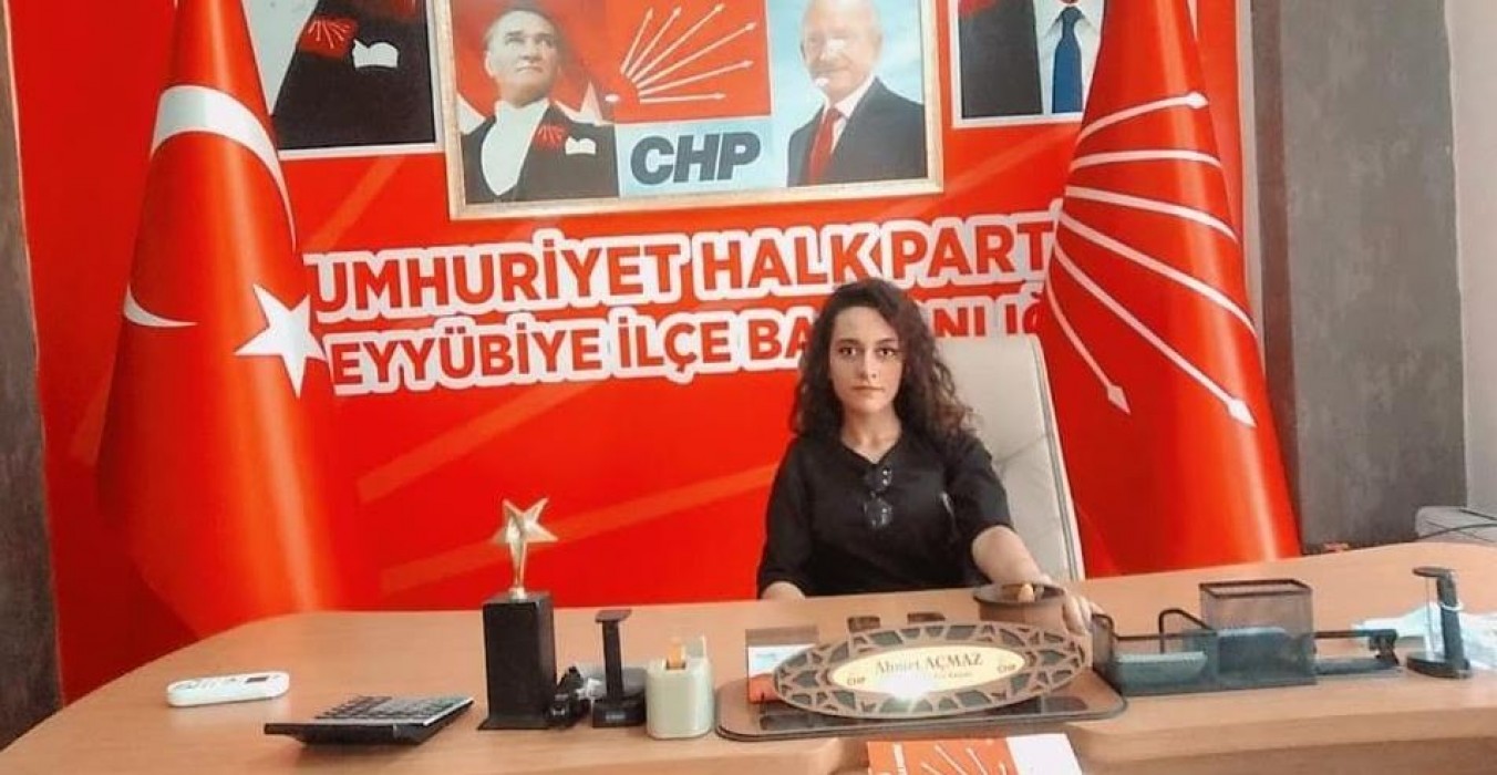 CHP Eyyübiye İlçe Kadın Kolları Başkanlığına Beyzanur Sandıkçı Getirildi