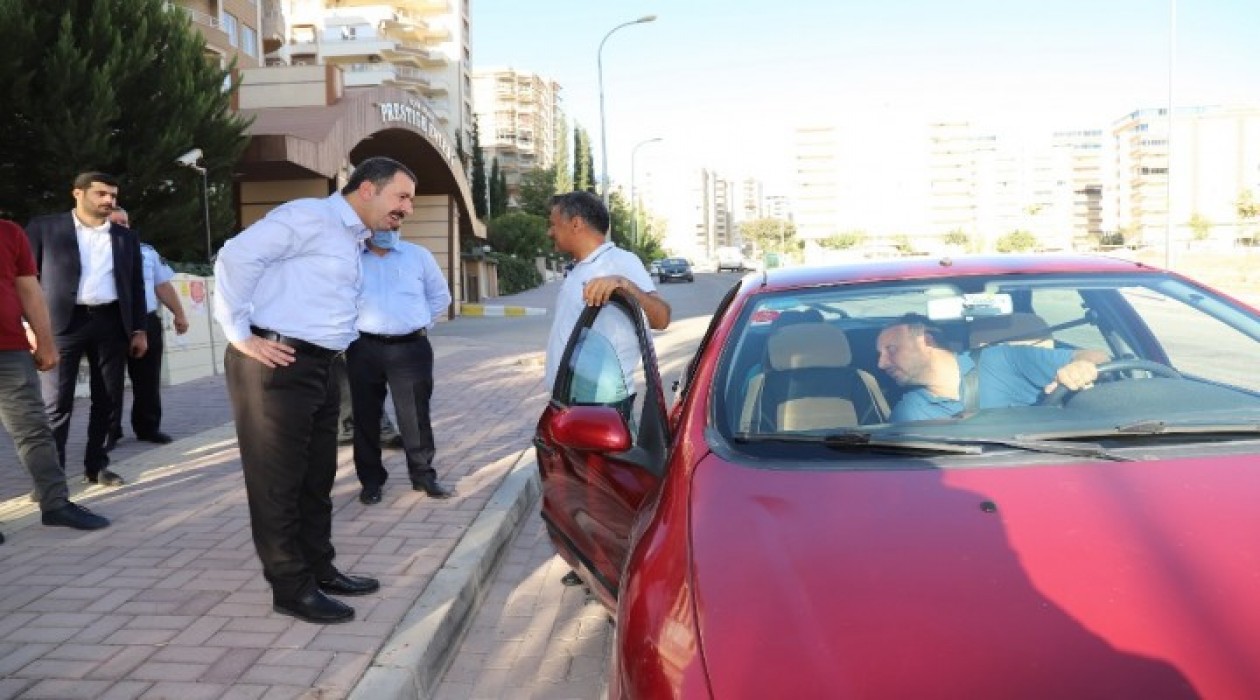 Baydilli, Sokakta Vatandaşların Taleplerini Dinliyor