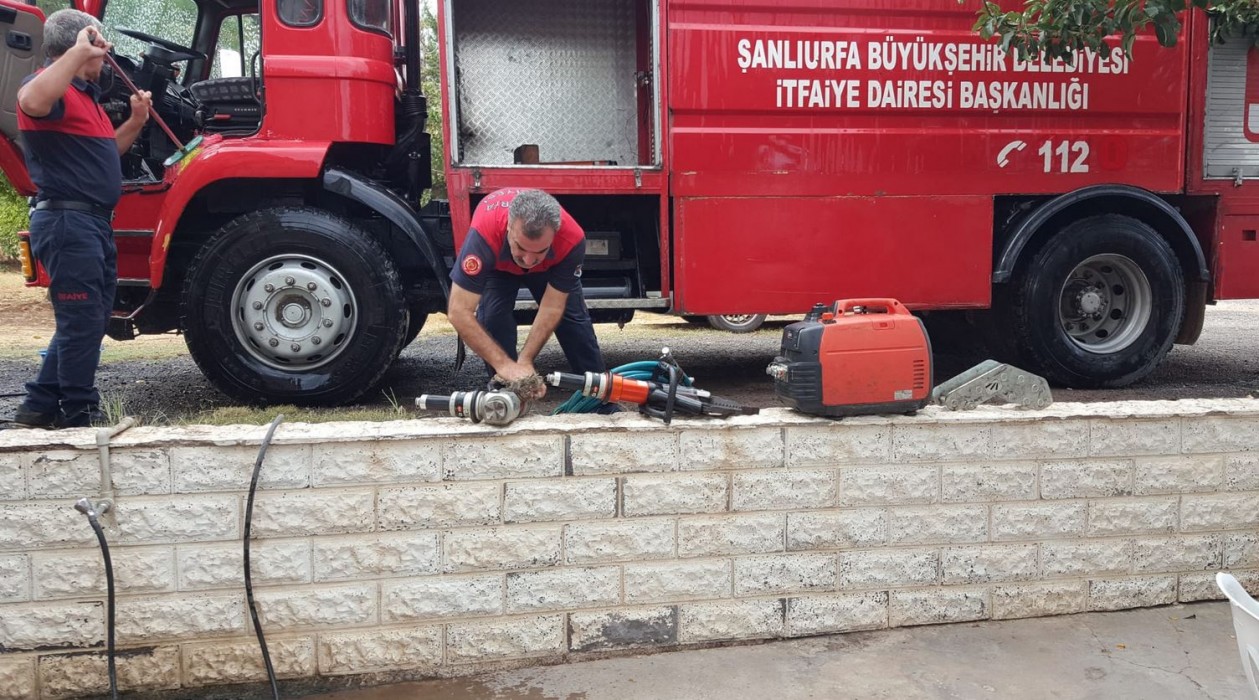 Şanlıurfa itfaiyesi haftalık araç bakımlarını yapıyor