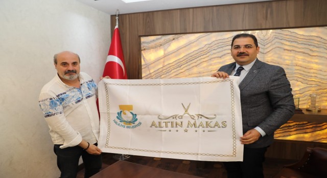 Canpolat “Altın Bıçak” ve “Altın Makas” Sertifikalarını Takdim Etti
