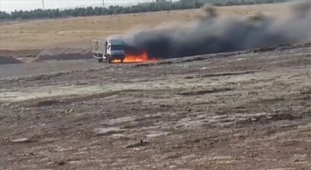 Suriye'nin kuzeyinde tespit edilen bomba yüklü kamyon imha edildi