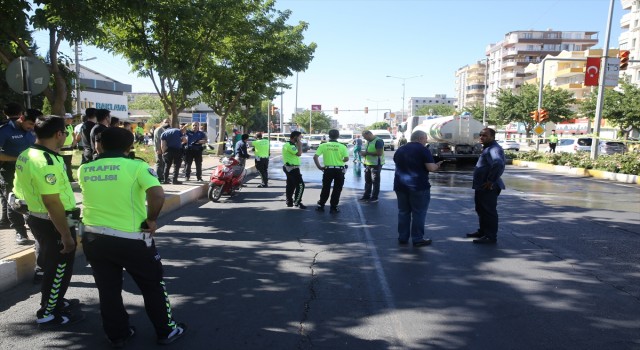 Şanlıurfa'da 2 kişinin öldüğü trafik kazası araç kamerasına yansıdı