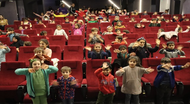 Şanlıurfalı çocuklar sinema heyecanı