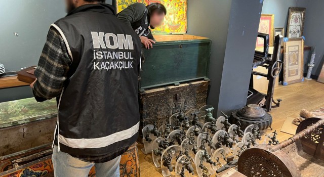 Sultan Abdülmecid tuğralı vakfiye ele geçirildi!