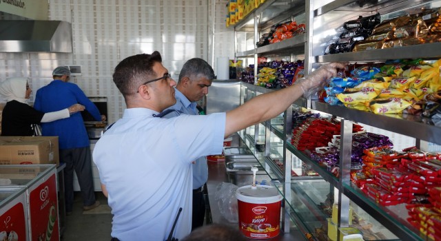 Karaköprü’de zabıtadan okul kantinlerine denetim