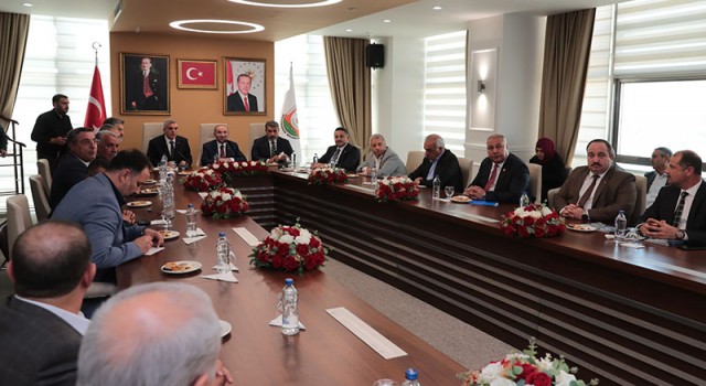 Vekil Bozdağ, Şanlıurfa’da yürütülen çalışmalarla ilgili bilgi aldı