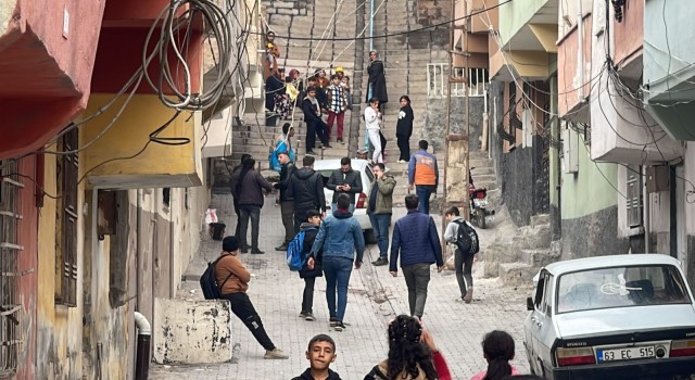 Şanlıurfa’da araması olan şüpheli, araç gasp edip polise ateş açtı