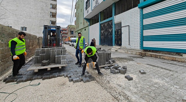 Eyyübiye’de 20 ekiple yol çalışması