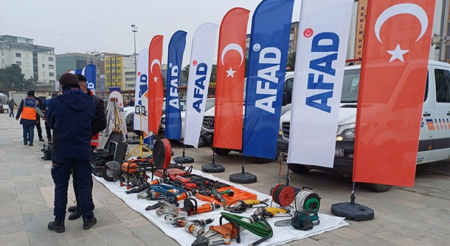 Şanlıurfa’da ’asrın felaketi’nde kullanılan araç ve malzemeler sergilendi!