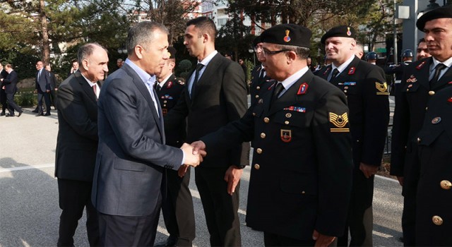 İçişleri Bakanlığı’nda koruma aracı ve polis sayısı azaltıldı