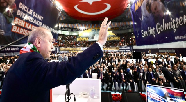 AK Parti’de Değişim Rüzgârları: Yeni Kadrolar ve Stratejiler Yolda