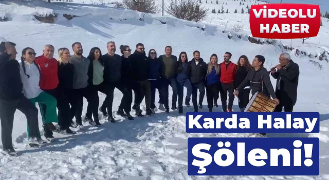 "Şanlıurfa Halk Oyunları Ekibi, Sivas’ta Kar Üzerinde Halay Çekerek Büyük İlgi Gördü"