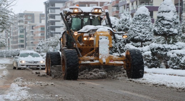 Karaköprü Belediyesi Karla Mücadelede Teyakkuzda