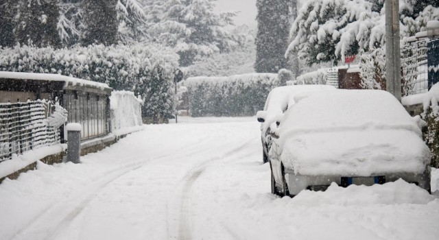 Meteoroloji’den Peş Peşe Uyarılar: Kar Yağışı ve Soğuk Hava Tüm Haftayı Etkileyecek