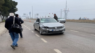  Kilis’te otomobilin çarptığı elektrikli bisikletteki 2 kişi yaralandı