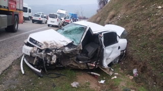 Adıyaman’da yolcu minibüsü ile otomobilin çarpışması sonucu 4 kişi yaralandı