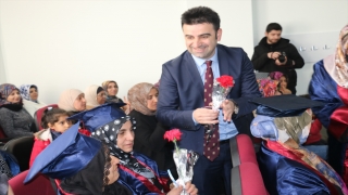 Faslı kadın, Kadınlar Günü’nde Türkçe okuryazarlığı sertifikası aldı