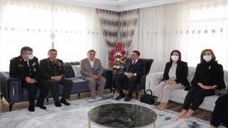Siirt Valisi Hacıbektaşoğlu’ndan şehit ailesine ziyaret