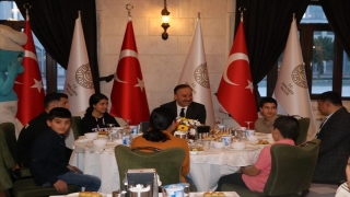 Şanlıurfa’da ”Dünya Yetimler Günü” dolayısıyla iftar verildi