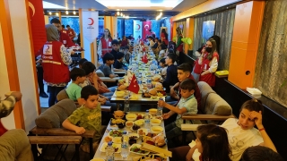 Silopi’de yetim çocuklara iftar verildi