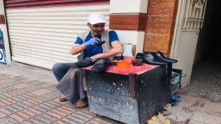 Ergani’de 1 Mayıs’ı çalışarak geçiriyorlar