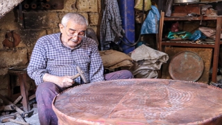 Siirt’te kalaycı Rıdvan ustanın dükkanında 60 yıldır çekiç sesi yankılanıyor