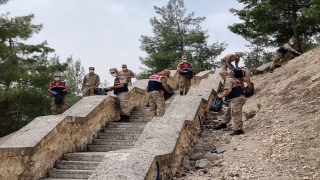 Kilis’te jandarma ekipleri Ravanda Kalesi’nde temizlik yaptı