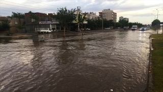 Şanlıurfa’da sağanak hayatı olumsuz etkiledi