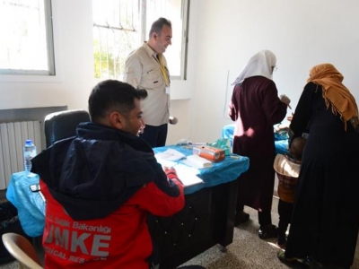 "Gönüllüler ordusu" Barış Pınarı Harekatı bölgesinde yaraları sarıyor