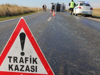 Şanlıurfa'da öğretmenlerin bulunduğu otomobil devrildi