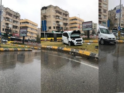 Urfa’da kaza: Araç kaldırıma uçtu