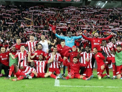 Sivasspor liderlik yarışında puan farkını açtı