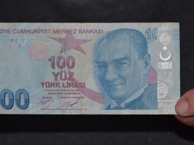 Üzerinde 100 TL yazıyor ama o 1000 katını istiyor!