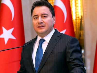 Ali Babacan: Memlekete baktıkça içim kan ağlıyor