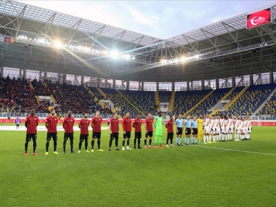 Depremde hayatını kaybedenler için futbol maçlarında saygı duruşu yapılacak