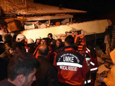 İHH’den deprem bölgesine yardım seferberliğİ