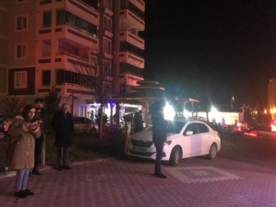 AFAD: Hasarlı yapılara kesinlikle girilmemeli