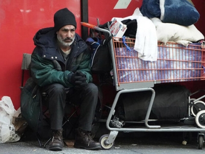 Salgınının merkezinde evsizler hala sokaklarda!